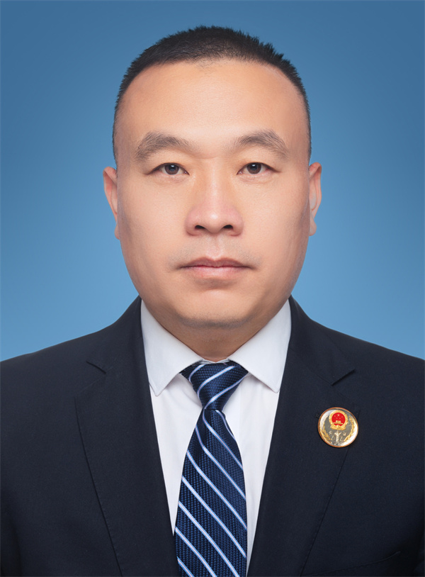 王鋼（組織委員、行政部長）